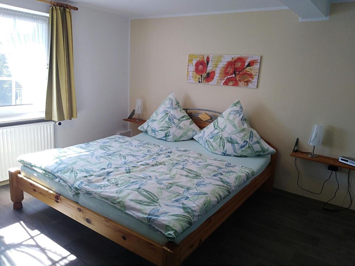 Ferienwohnung Zum Tannenwirt 梅德巴赫 外观 照片