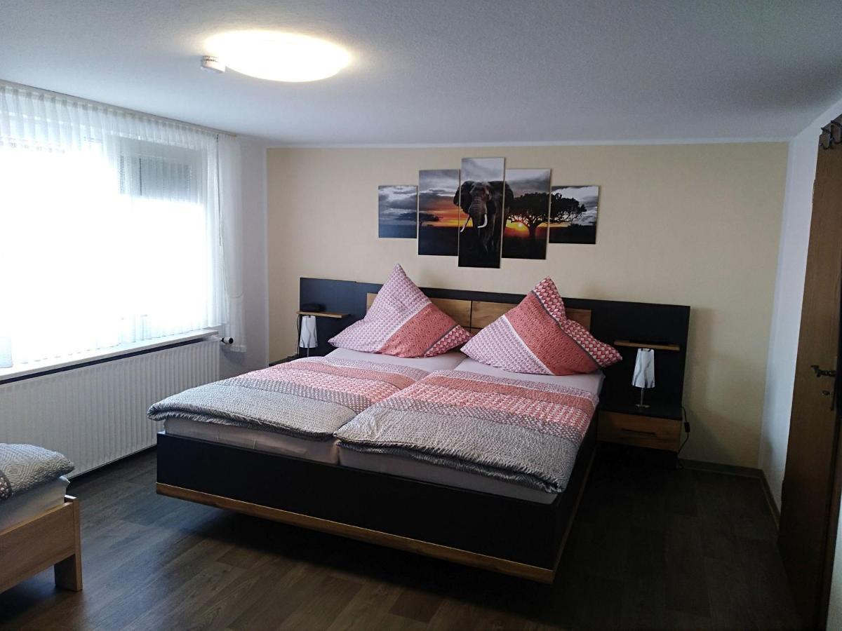 Ferienwohnung Zum Tannenwirt 梅德巴赫 外观 照片